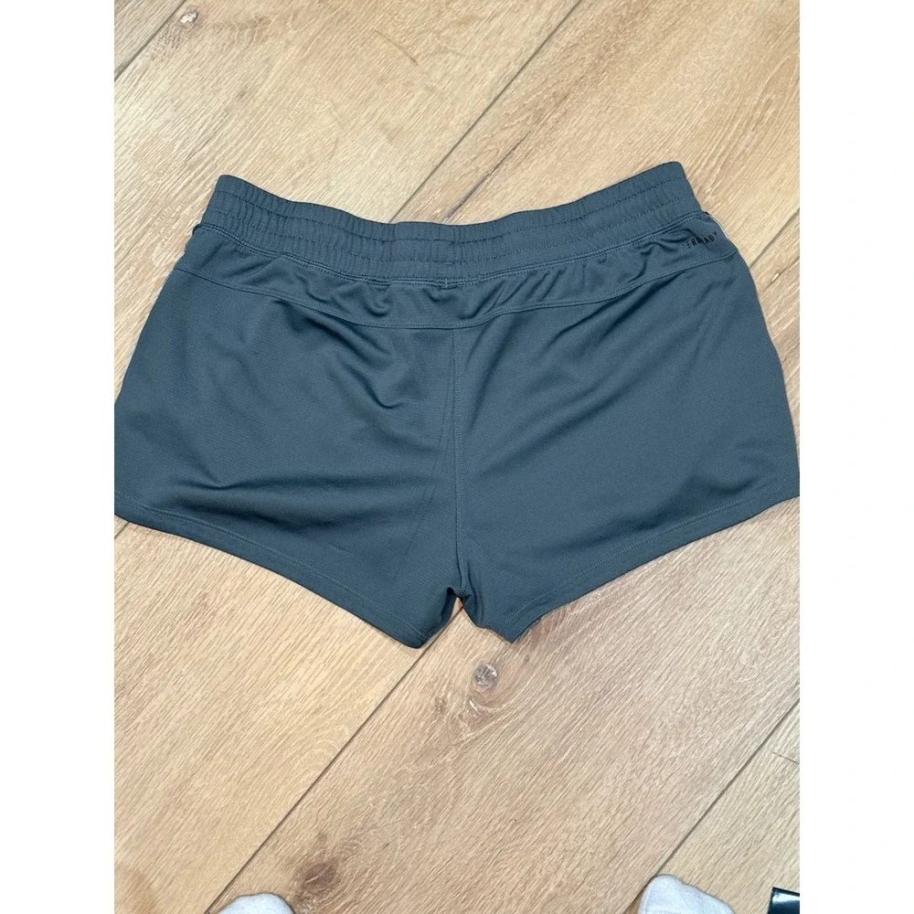 Adidas Aeroready Women Grey Athletic Running‎ Shorts Logo Side Size M read descr